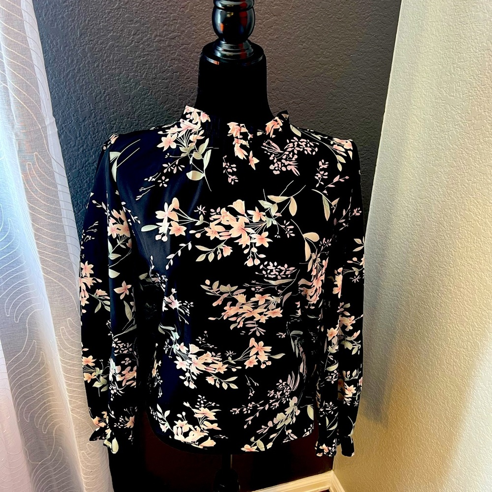 Floral Blouse size M